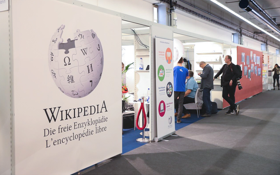 Meeting a Wikipedian..A New Encyclopedia?