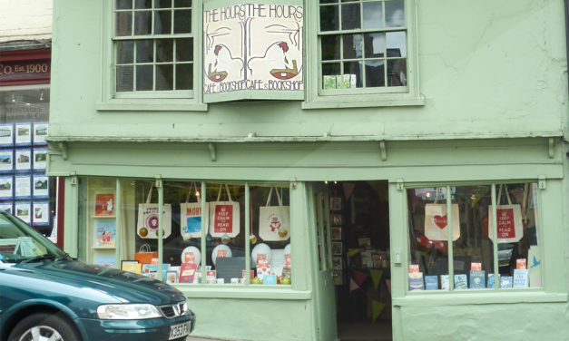 Independent Bookshops Show Revival in UK and US