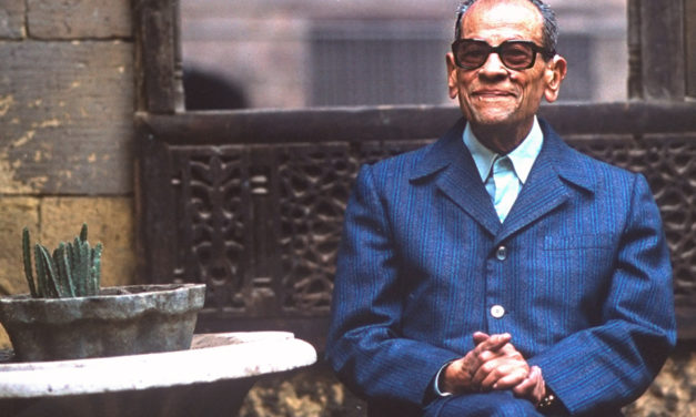 دار الشروق المصرية تنفي حجبها أعمال نجيب محفوظ