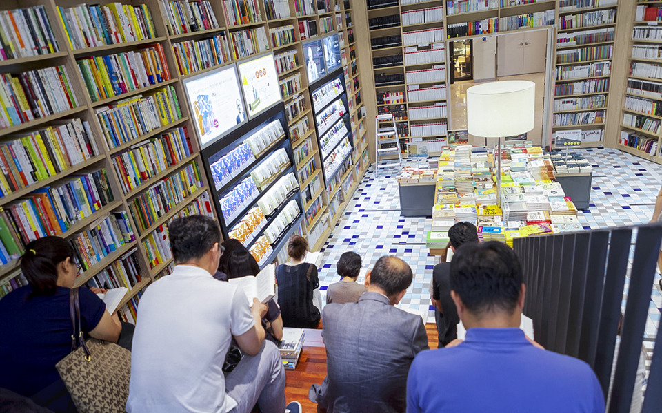 Small Bookstores in South Korea Continue to Achieve Resounding Success