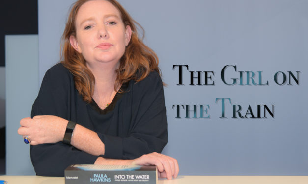 مؤلفة رواية “فتاة في القطار” تتحول إلى مليونيرة