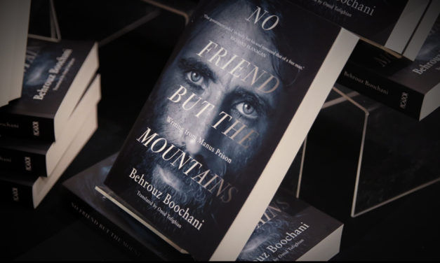 لاجئ إيراني يفوز بأرفع جائزة أدبية في أستراليا