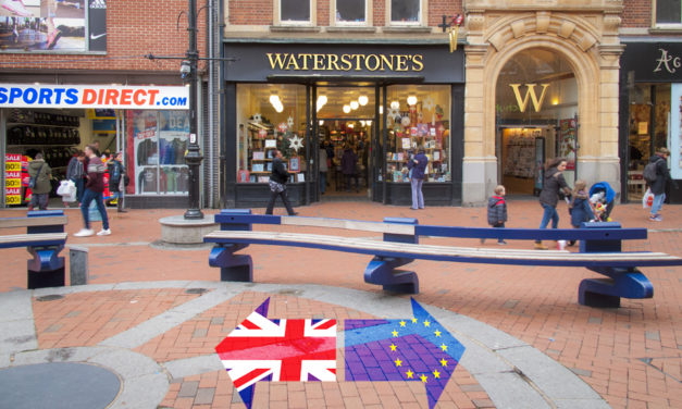 Authors join pay row at Waterstones