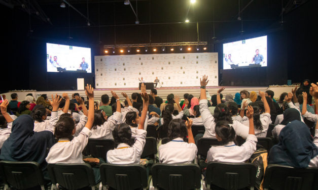 American writer Mark Manson: Self-development Books Offer Nothing but Illusions!